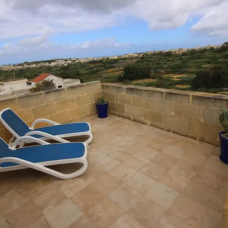 וילה A Stunning View Farmhouse *