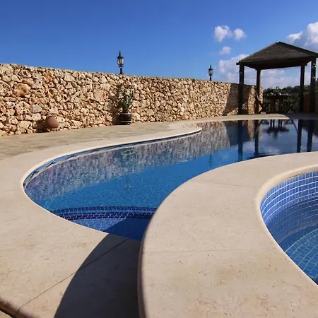 A Stunning View Farmhouse וילה *